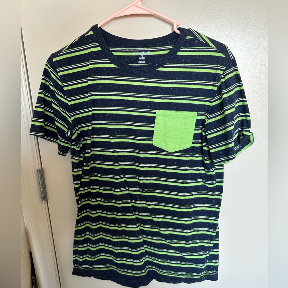 Striped short sleeve shirt